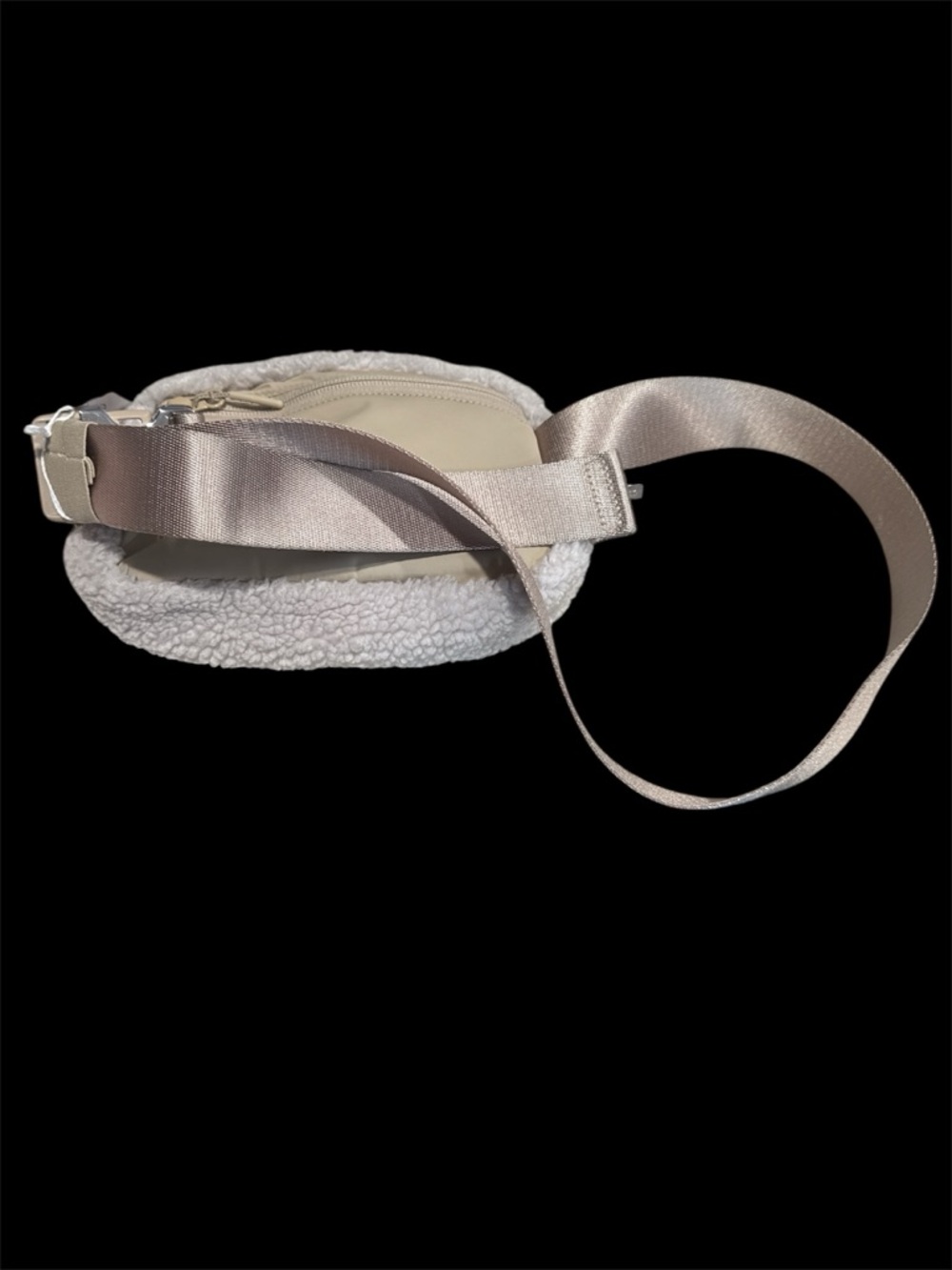 lululemon athletica Cream Sherpa Crossbody Belt Bag with Metallic Strap - Picture 2 of 3